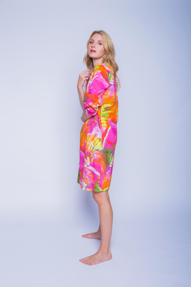 Emily van den Bergh - Knieumspielendes Kleid